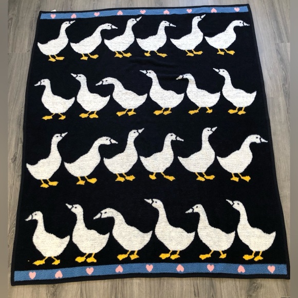 Vuteks Ducks Pink and Blue Heart Blanket - Picture 3 of 9